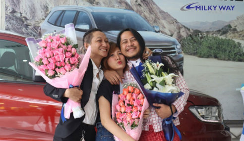 AUTOMOTIVE Ford Myanmarမှ နိုဗန်​ထူးကို Ford Everest ကား​ပေးအပ်