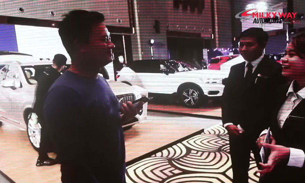 SUV ကားအမျိုးအစား မော်တော်ယာဉ် သီးသန့်ပြပွဲ ပြုလုပ်မယ်