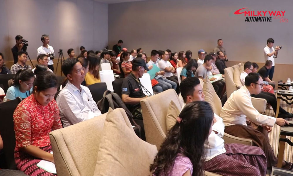 ကားအမျိုးအစား မျိုးစုံ၊ မော်တော်ယာဉ်နဲ့ ဆက်စပ်တဲ့ ပစ္စည်းမျိုးစုံတို့ကို တစ်စုတစ်စည်းတည်း တွေ့မြင်ရမဲ့ ကားအရောင်းပြပွဲ