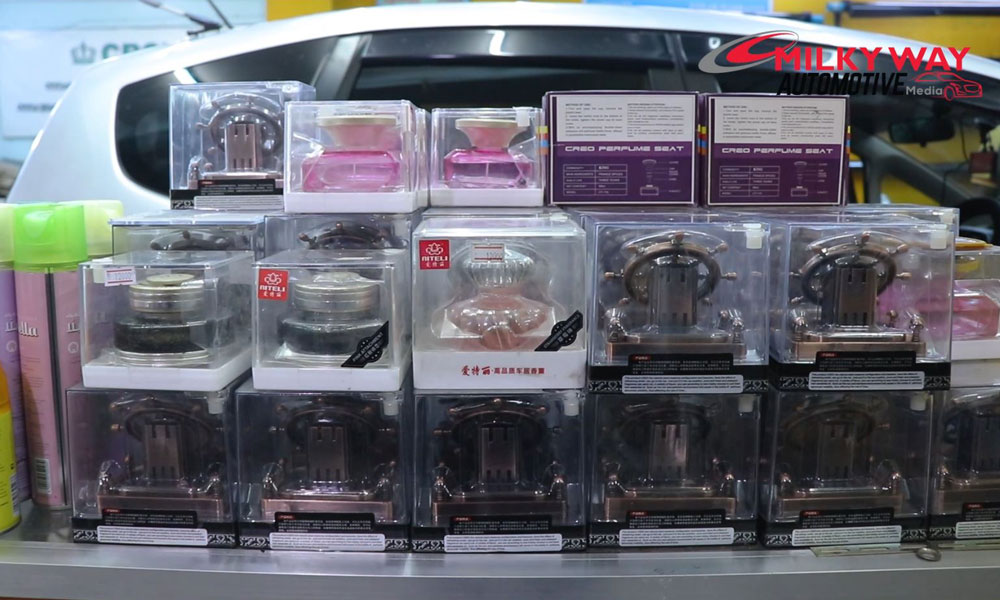 Crown Car Accessories Shopမှ စကားသံ